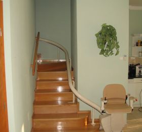 Magánház, Vimec ülőszékes lépcsőlift